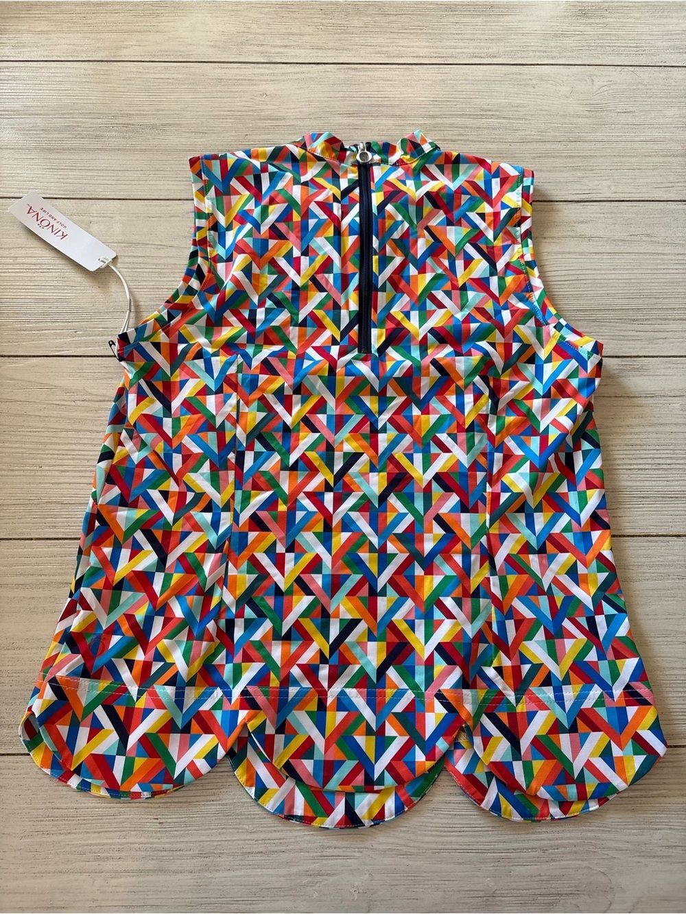 Kinona “On the Edge” Multicolor Geometric Sleeveless Golf Top with Scalloped Hem - Picture 6 of 10